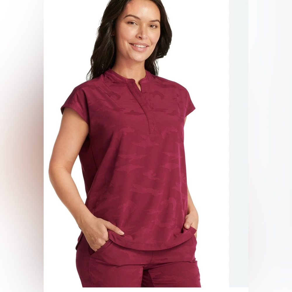 Healing Hands Purple Label Camo Scrub Set- size XS top and bottom